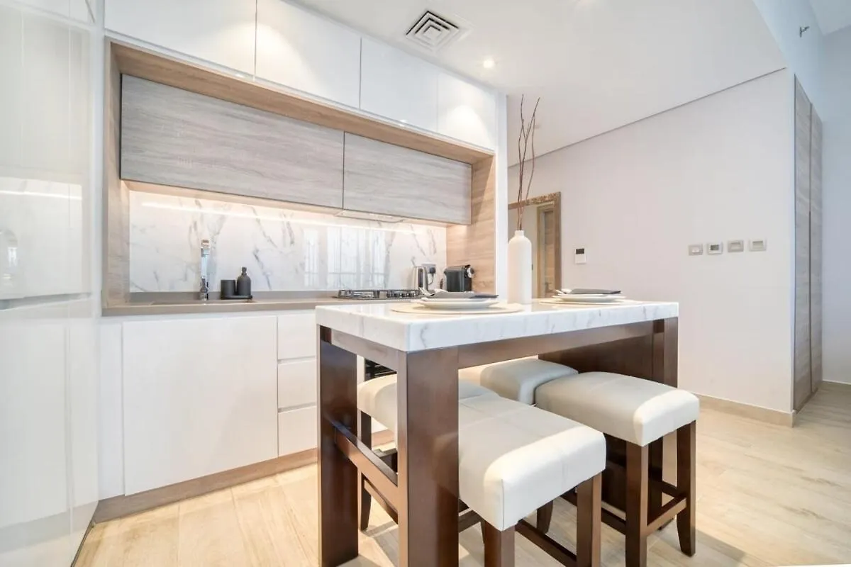 Spectacular Suite In The Heart Of Dubai Marina Apartment