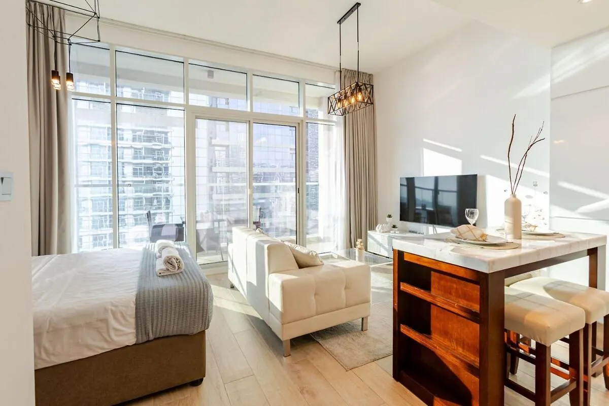 Spectacular Suite In The Heart Of Dubai Marina Apartment