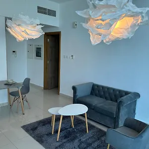 Golden Vacation Homes Continental Tower Marina Dubaï